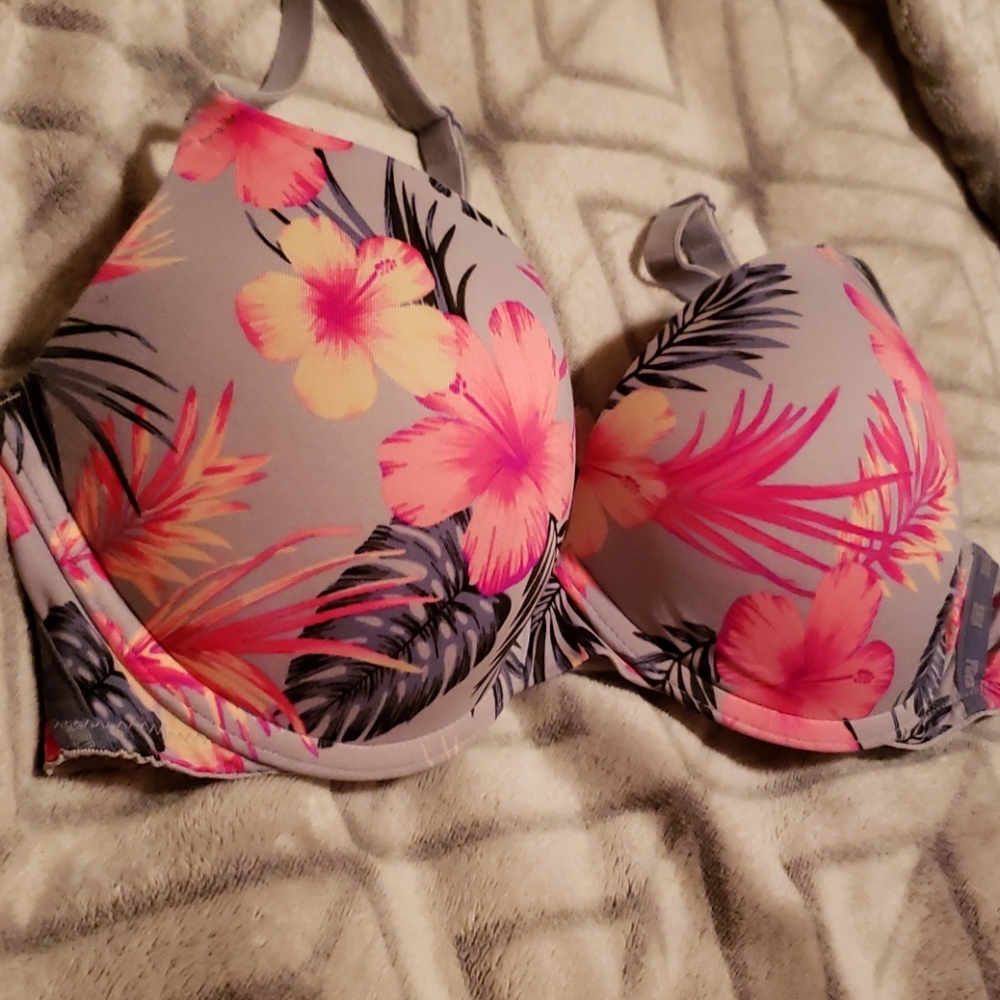 Victoria's Secret Pink Wear Everywhere Push Up 36C